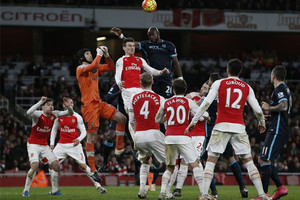 أرسنال يهزم مانشستر سيتي بهدفي والكوت وجيرو