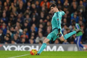 كورتوا: تشلسي يملك الكفاءة لتحسين ترتيبه مع هيدينك