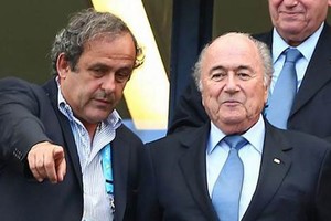 برنامج حسابي خاص يوقع ببلاتر وبلاتيني في المصيدة