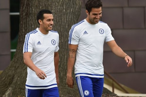 بيدرو: بوسع فابريجاس تجاوز الفترة الصعبة الحالية مع تشلسي