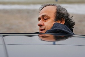 بلاتيني يدين منع 'الفيفا' الطعن على إيقافه مباشرة أمام محكمة التحكيم