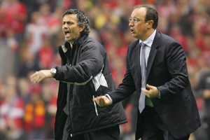 أيام بينيتيز باتت معدودة بريال مدريد... ومورينهو البديل