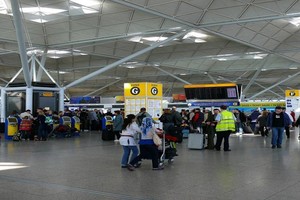 منع أسرة مسلمة من السفر من بريطانيا إلى أمريكا