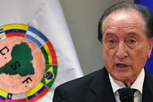 فضائح الفيفا: فيغيريدو يصل الاوروغوياي بعد ترحيله من سويسرا