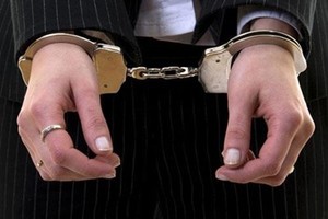 السعودية: السجن عام لمواطنة جمعت نصف مليار ريال من مواطنين ومقيمين وهربت مع زوجها