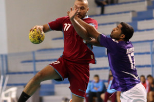 الشباب يضمن صدارة مجموعته في تنشيطية اليد