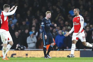 «بوكسينغ دي»: ليستر يترقب أرسنال في صراع الصدارة