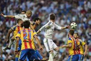 ارتفاع أسعار تذاكر مواجهة الريال وفالنسيا يشغل غضبا جماهيريا