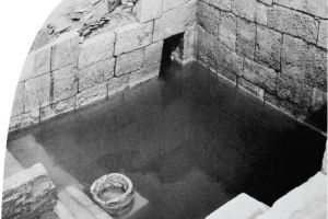 بناء «الثقب» والقنوات التحت أرضية في البحرين: اختبار الفرضيات