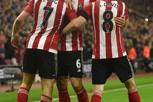 أرسنال يرفض هدية ليفربول بتلقيه هزيمة مذلة من ساوثمبتون