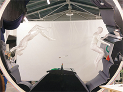 أزياء فرنسية لحياة مرفهة في الفضاء