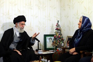 خامنئي يزور عائلات مسيحية لمناسبة عيد الميلاد