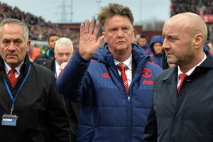 فان غال يسعى للخروج من مانشستر يونايتد بأقل الخسائر