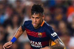 عقبتين تواجه برشلونة في مسألة تجديد عقد نيمار