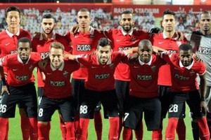 بطولة الإمارات: الأهلي يشدد الخناق على العين