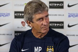 بيليغريني يقول تشكيلة مانشستر سيتي 'كاملة'