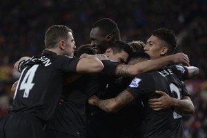 بنتيكي يقود ليفربول لفوز ثمين على سندرلاند