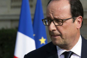 ثقة الفرنسيين في هولاند تتراجع إلى مستوى ما قبل هجمات باريس