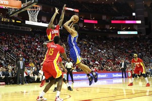 غولدن ستايت ينهي العام بالفوز الثلاثين في الـ 'NBA'