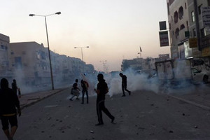 صدامات في سترة بعد تفريق تظاهرة عصر اليوم