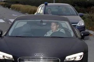 خيميس يشرح سبب عدم توقفه للشرطة