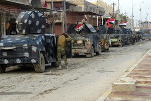 القوات العراقية تحرز تقدما في إجلاء العوائل وإبطال مفعول آلاف الألغام في الرمادي