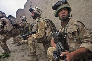 العراق يلاحق جنوداً بريطانيين