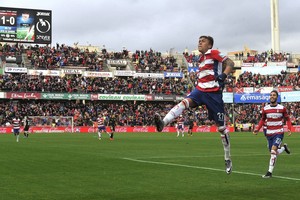 غرناطة يقهر أشبيلية ويبدأ رحلة الهروب من شبح الهبوط