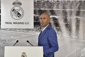 تعيين زيدان مدرباً لريال مدريد يتصدر الصحافة العالمية