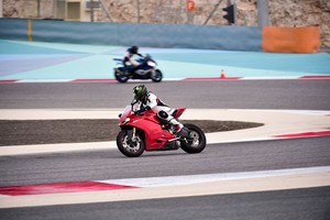 الخميس انطلاق فعاليات 'الحلبة لك' الليلية للسيارات والدراجات النارية