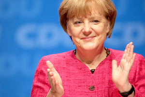 إغلاق مكتب ميركل بسبب طرد مريب