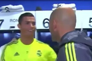 بالفيديو... كريستيانو رونالدو واللاعبون يرحبون بزيدان كمدرب جديد لريال مدريد