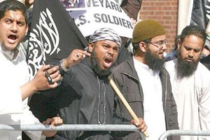 «أصوليو لندن»: «أبو رميثة» قيادي «المهاجرين» سفاح «داعش» الذي توعد بريطانيا