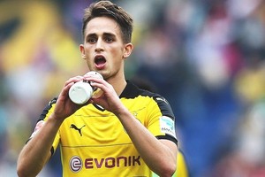 مانشستر يونايتد ينهي إعارة يانوزاي إلى دورتموند