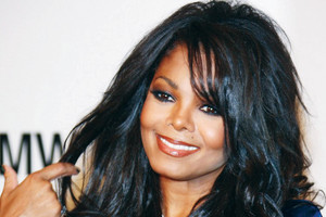 جانيت جاكسون تنفي إصابتها بـ'السرطان'