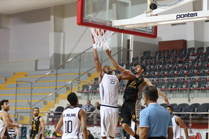 الأهلي يواصل انتصاراته في سداسي السلة