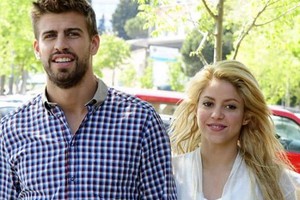 بيكيه ينشر فيديو لجماهير كورنيلا تسب شاكيرا وميلان