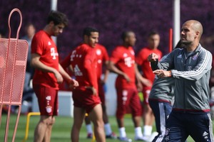 معسكر الدوحة يحرم غوارديولا ونجوم بايرن من حفل الفيفا