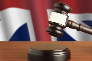 السجن خمس سنوات لأم بريطانية حاولت نقل ولديها الى سورية