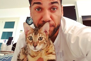 ألفيش يرد على بيان برشلونة