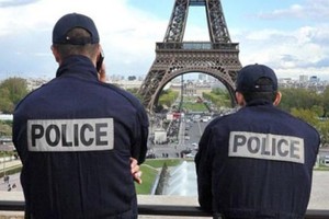 فرنسا تلاحق سنغالية بسبب زواجها من رجل مسن