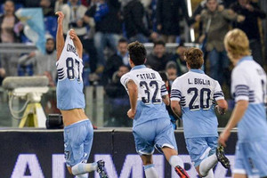 فيورنتينا يخسر من لاتسيو ويفشل في تصدر الدوري الإيطالي