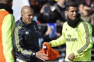 الأموال... سبب مديح زيدان لكريستيانو رونالدو