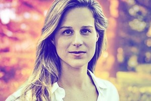 الروائية التي سحرت الرئيس أوباما