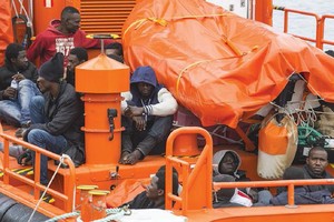 ميركل محرجة من تزايد جرائم يرتكبها لاجئون في ألمانيا