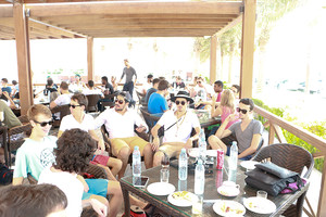 طلبة فرنسيين يقضون يوما حافلاً في منتجع البندر