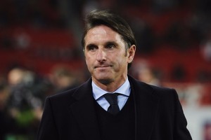 هامبورغ يمدد عقد مدربه لاباديا لمدة عام آخر