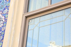 بالصور... الاعتداء على مأتم المرزوق بإطلاق نار بسترة