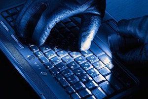 تعاون عراقي- فرنسي للحد من القدرات الإلكترونية لـ«داعش»