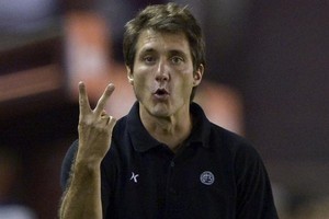 الأرجنتيني باروس مديرا فنيا لباليرمو الإيطالي